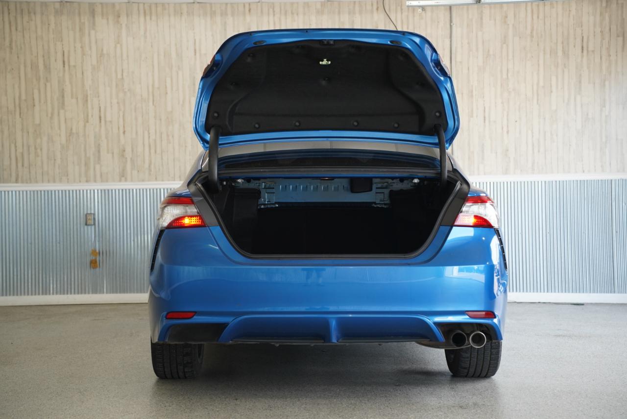 Toyota Camry SE 2019