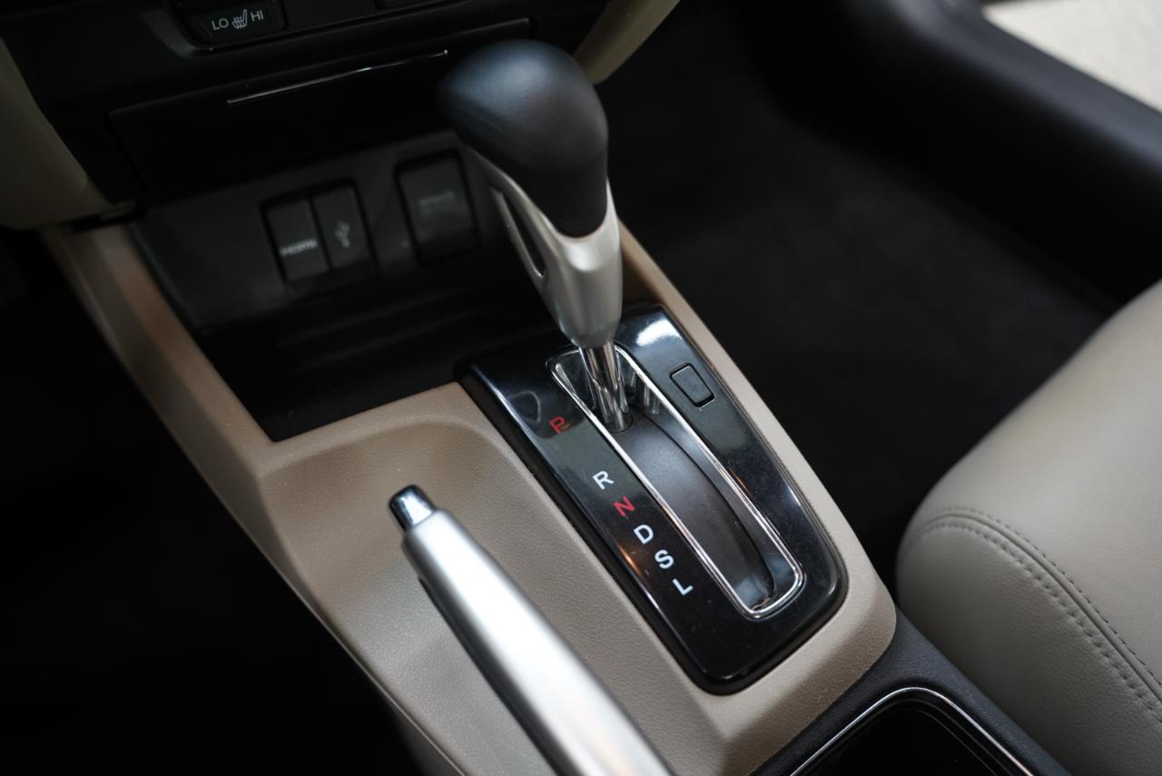 Honda Civic Sedan 4dr CVT EX-L 2015