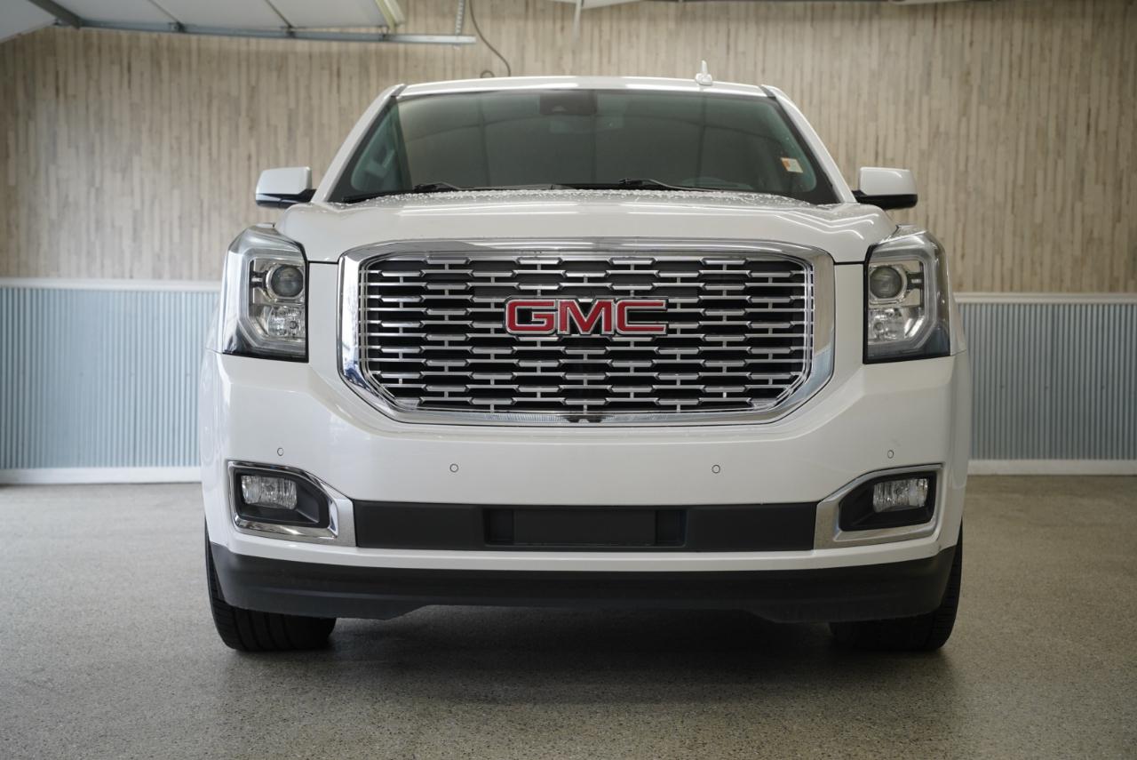 GMC Yukon XL 4WD 4dr Denali 2020