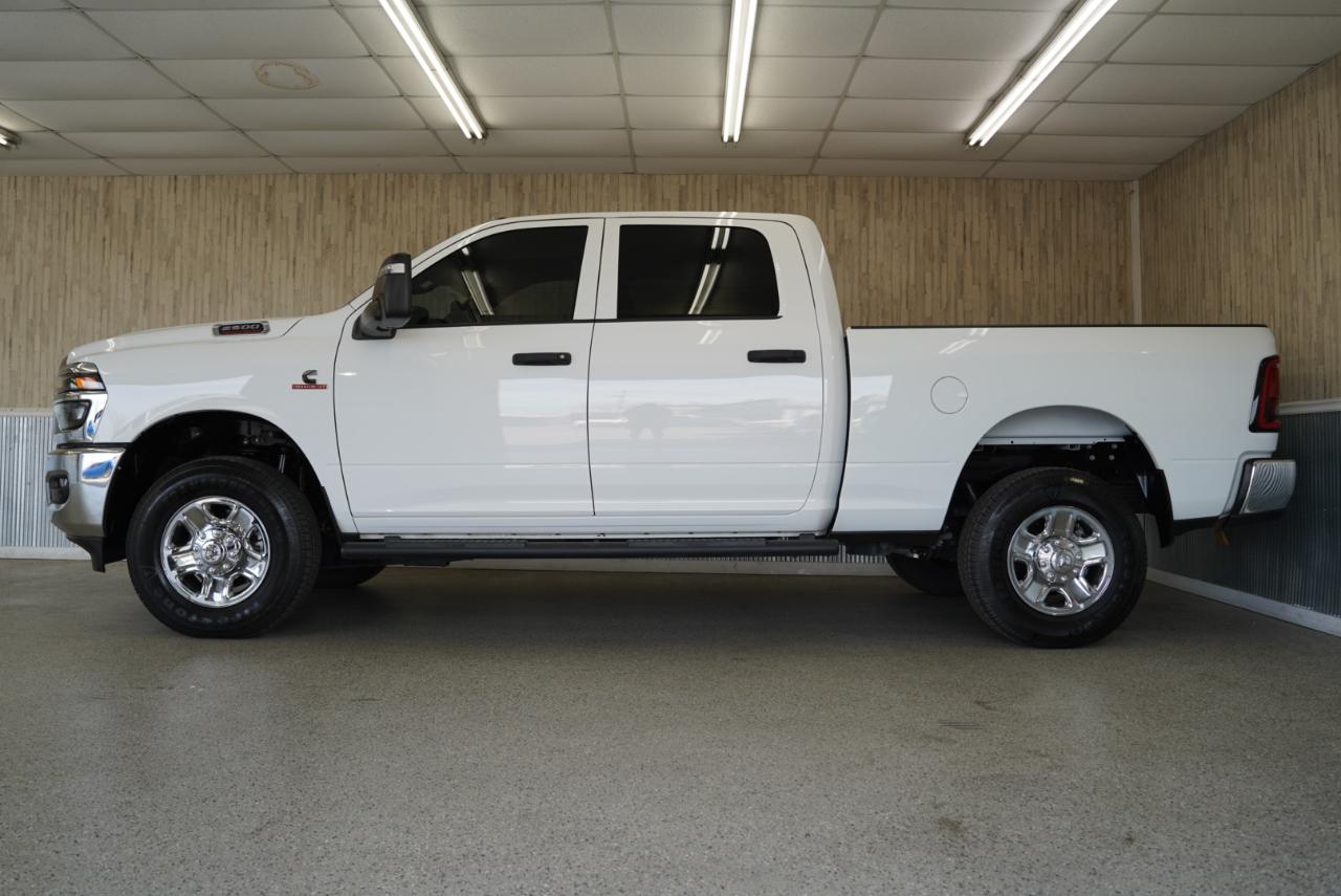 RAM 2500 Tradesman 4x4 Crew Cab 6'4" Box 2025