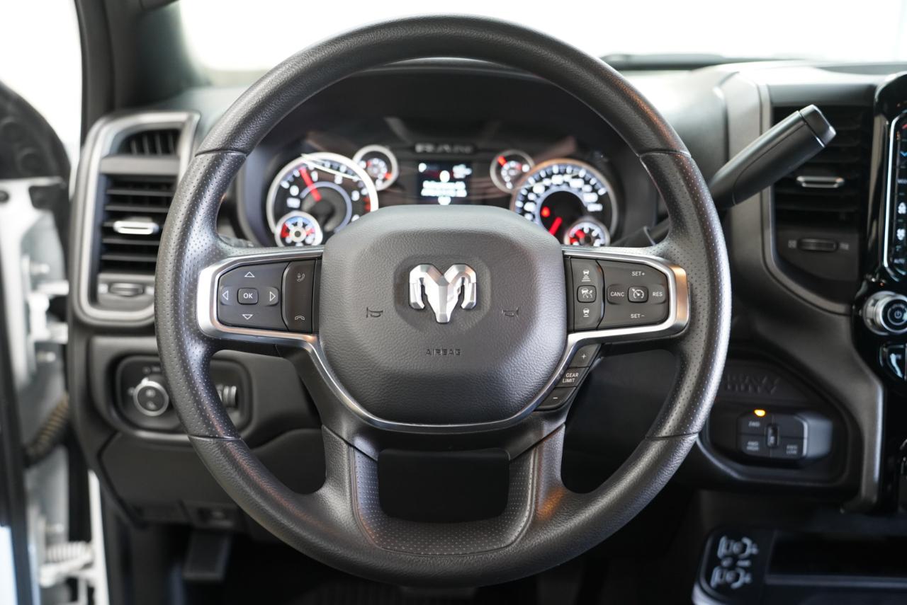 RAM 2500 Tradesman 4x4 Crew Cab 6'4" Box 2025