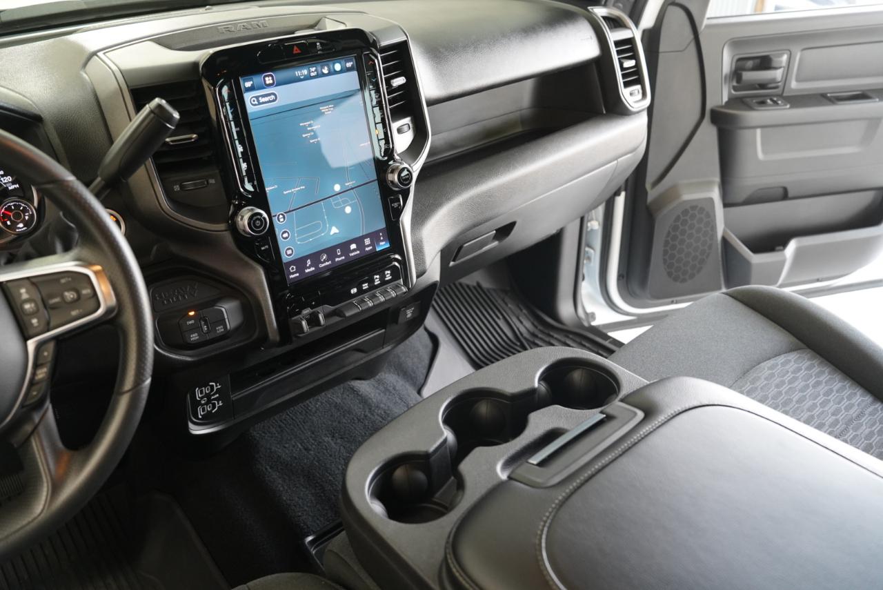 RAM 2500 Tradesman 4x4 Crew Cab 6'4" Box 2025