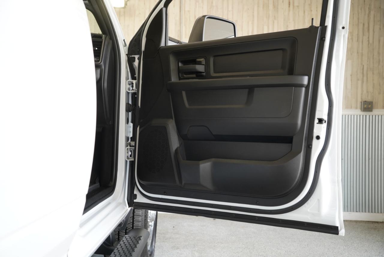 RAM 2500 Tradesman 4x4 Crew Cab 6'4" Box 2025