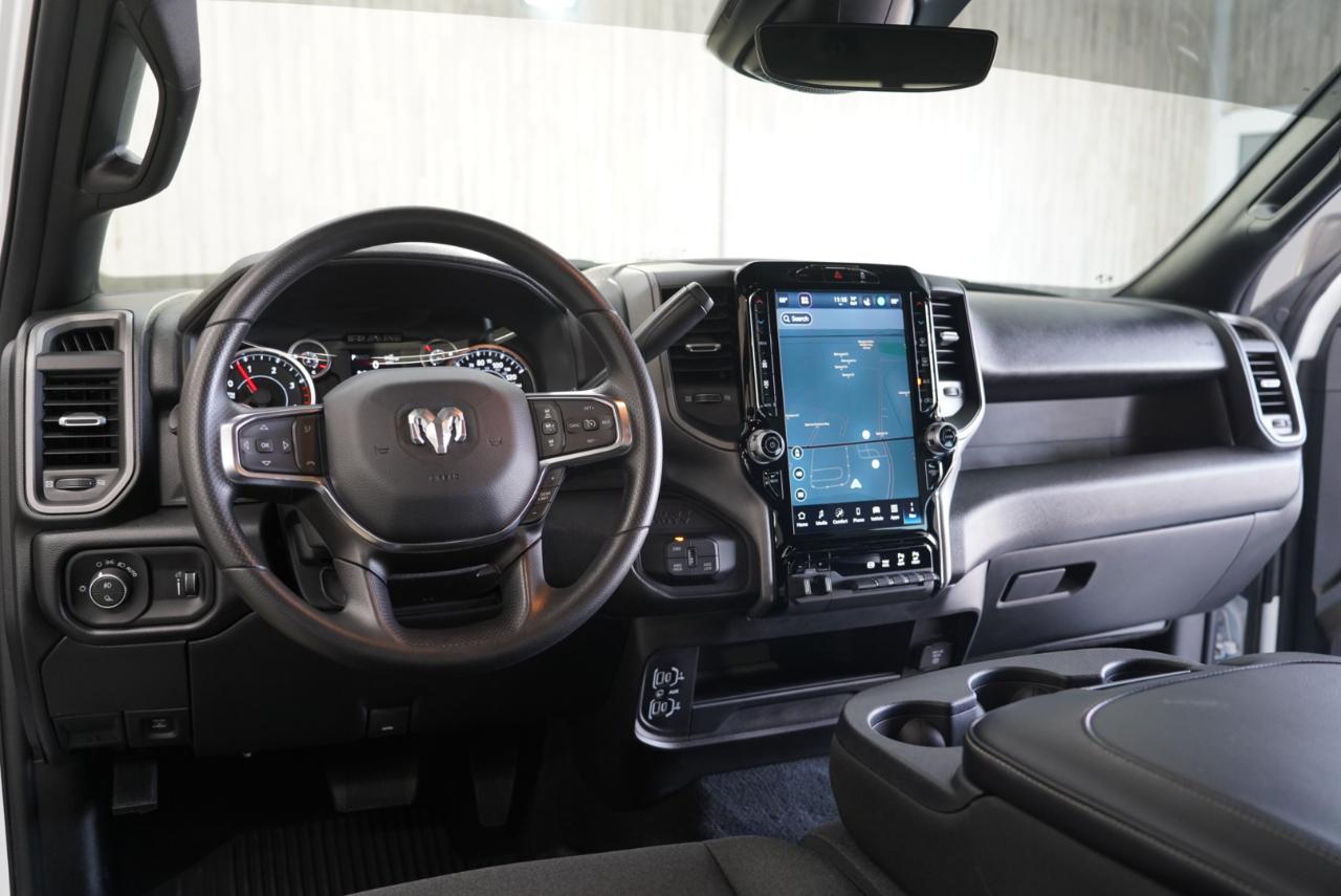 RAM 2500 Tradesman 4x4 Crew Cab 6'4" Box 2025