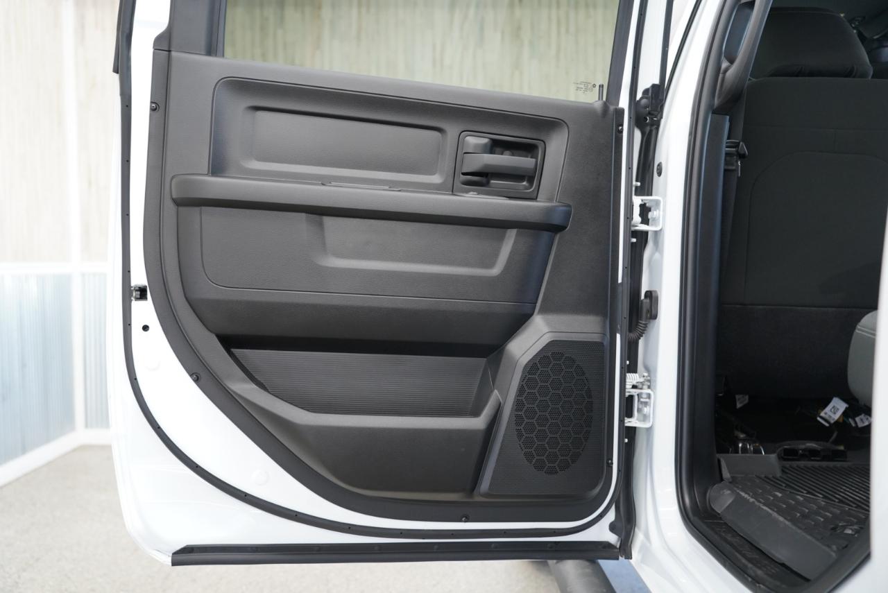 RAM 2500 Tradesman 4x4 Crew Cab 6'4" Box 2025