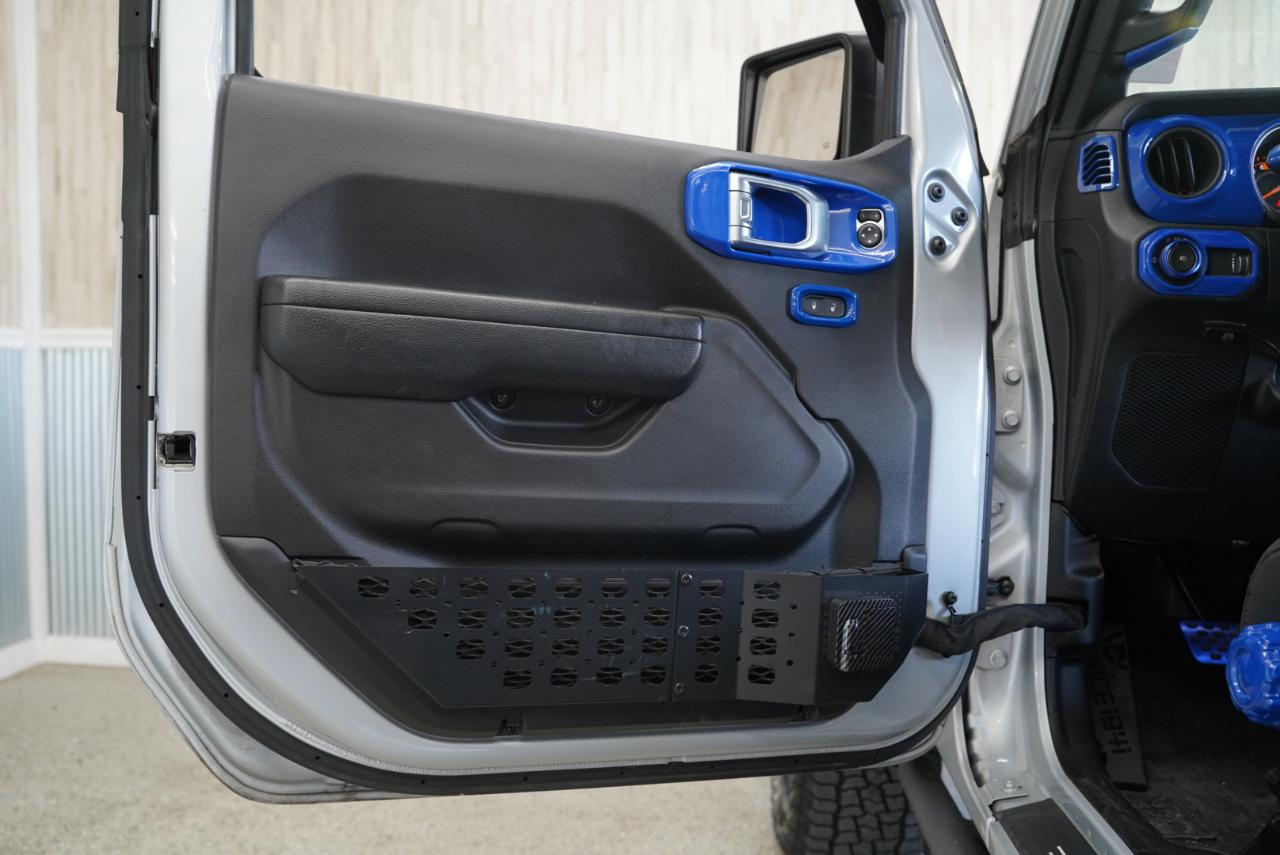 Jeep Wrangler Willys 4 Door 4x4 2023