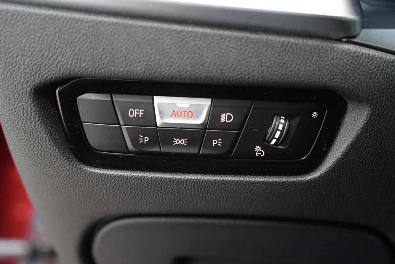 BMW 3 Series 330i xDrive Sedan North America 2020