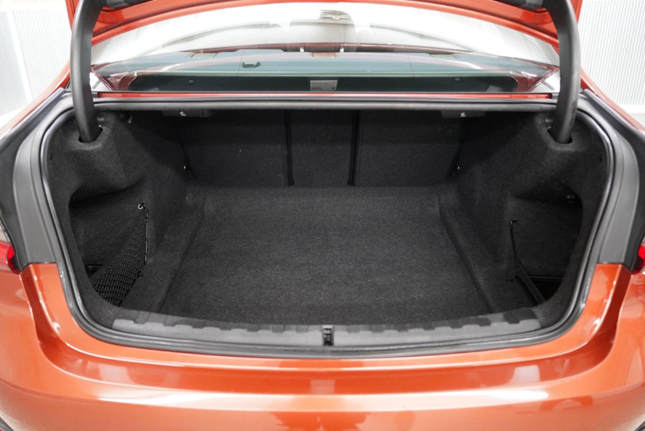 BMW 3 Series 330i xDrive Sedan North America 2020