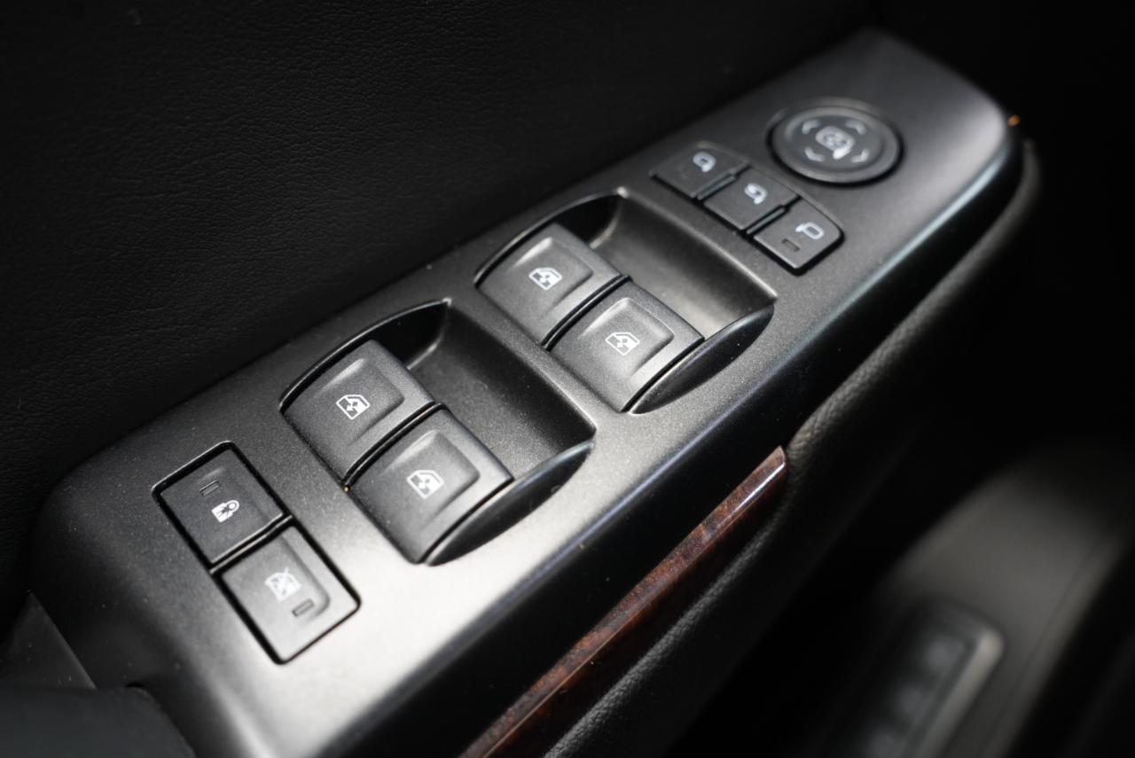 GMC Yukon 4WD 4dr SLT 2017