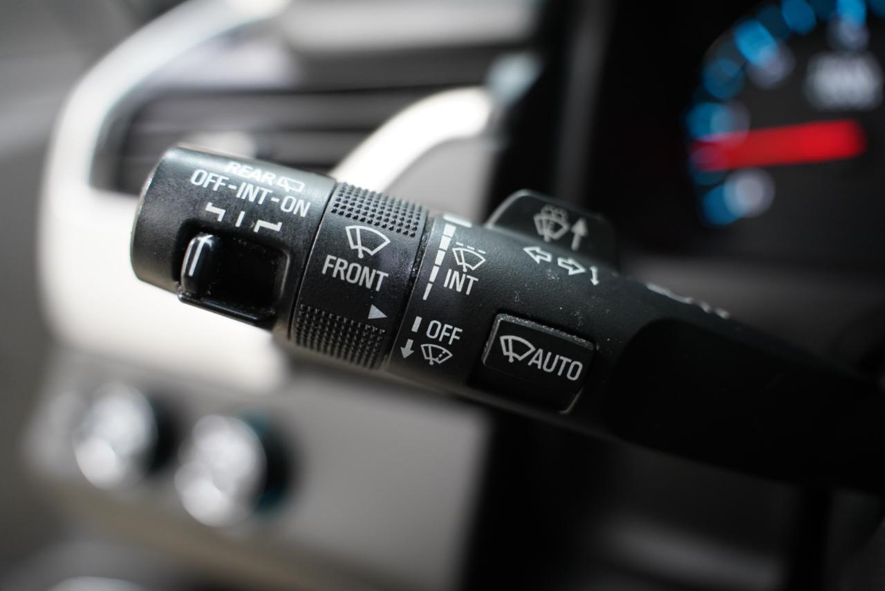 GMC Yukon 4WD 4dr SLT 2017