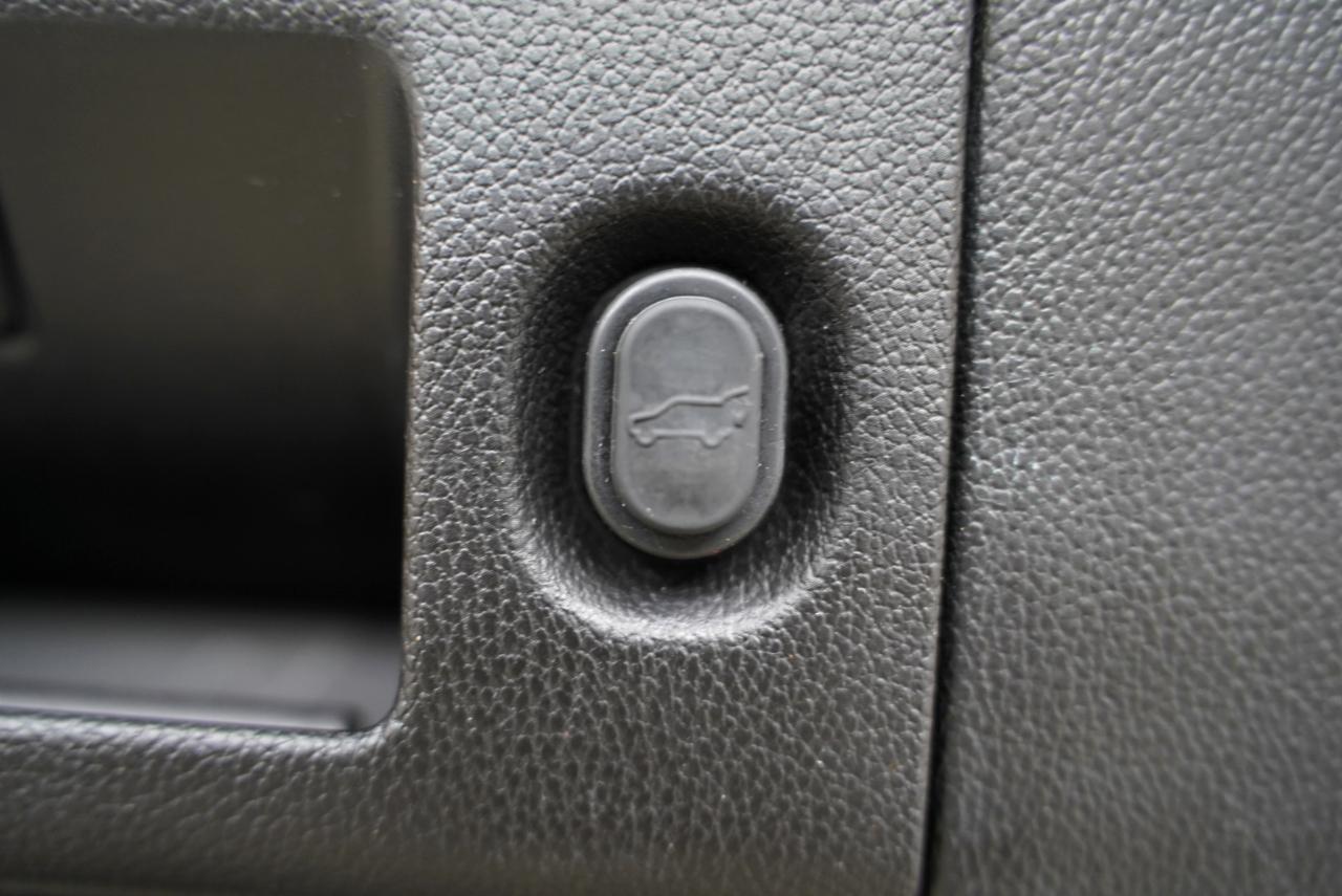 GMC Yukon 4WD 4dr SLT 2017