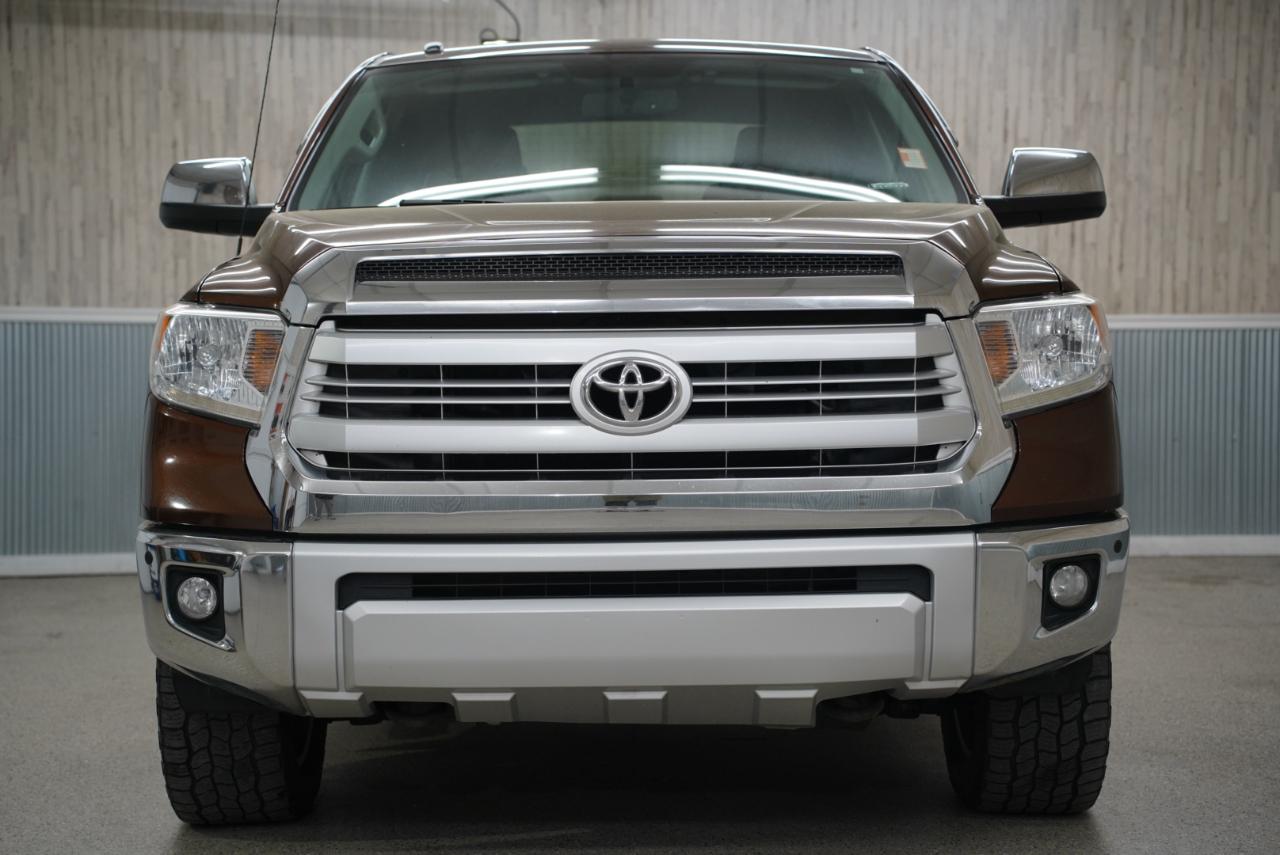 Toyota Tundra 4WD Truck  2015