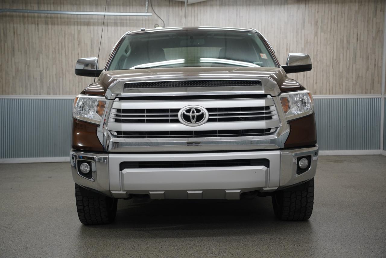 Toyota Tundra 4WD Truck  2015