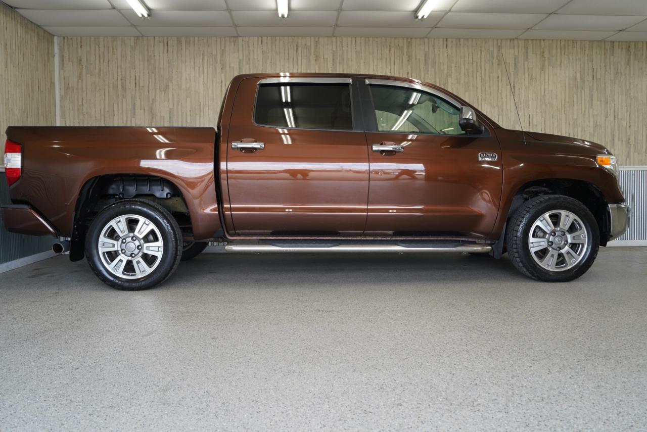 Toyota Tundra 4WD Truck  2015