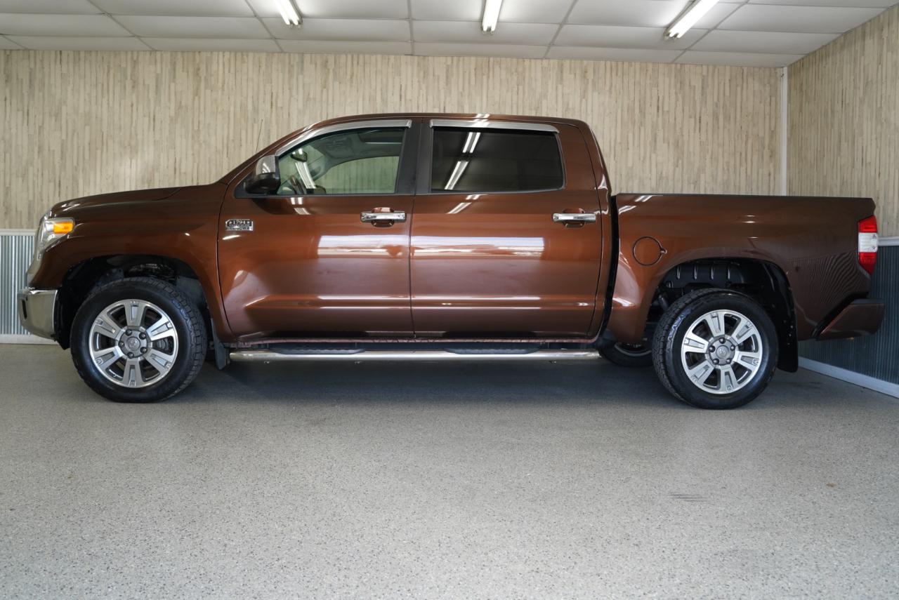 Toyota Tundra 4WD Truck  2015