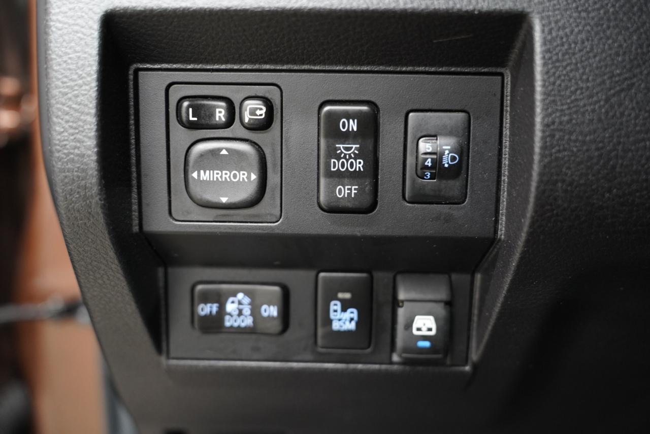 Toyota Tundra 4WD Truck  2015