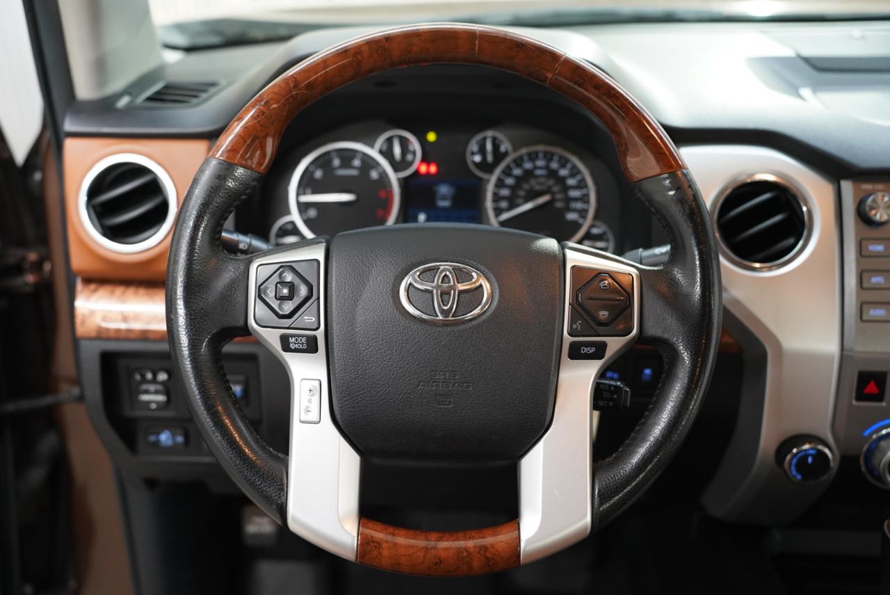 Toyota Tundra 4WD Truck  2015