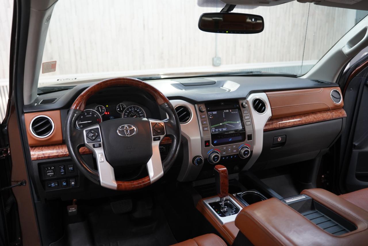 Toyota Tundra 4WD Truck  2015