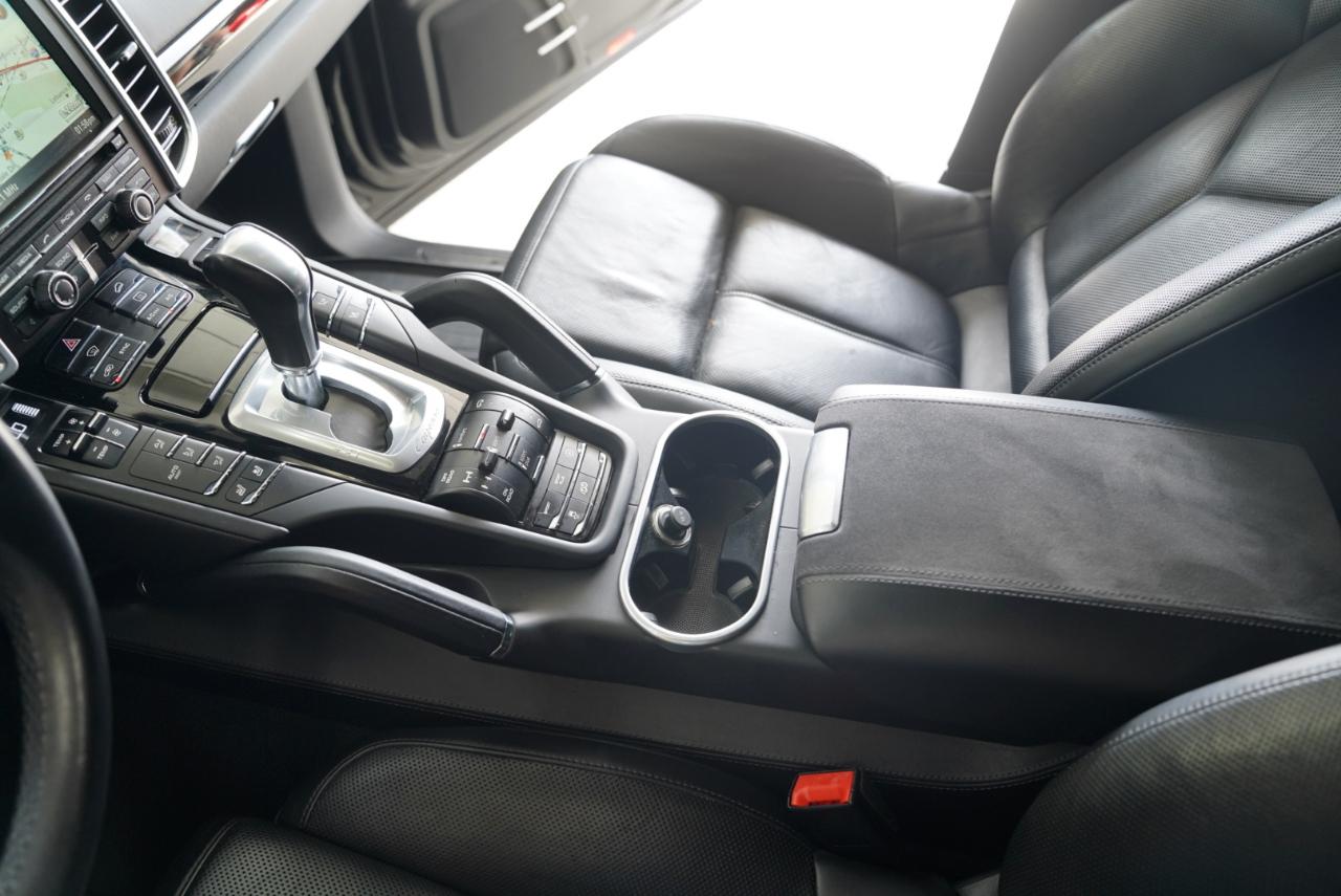 Porsche Cayenne AWD 4dr GTS 2016