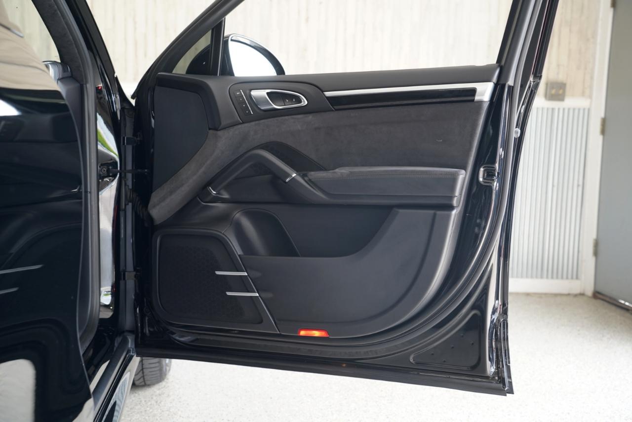 Porsche Cayenne AWD 4dr GTS 2016