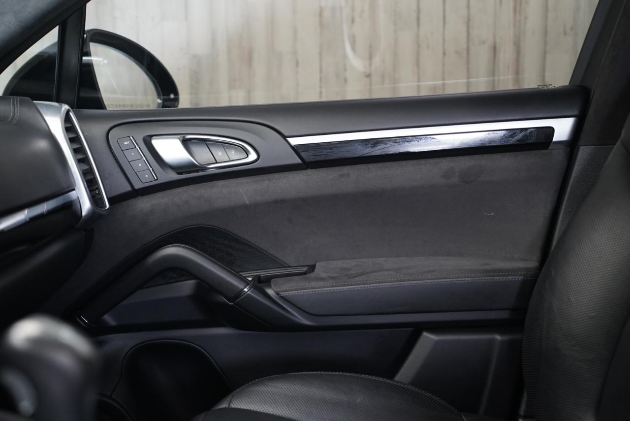 Porsche Cayenne AWD 4dr GTS 2016