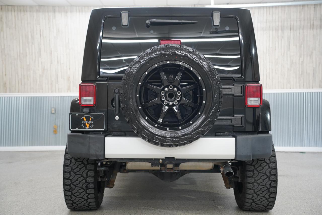 Jeep Wrangler Unlimited 4WD 4dr Sahara 2012