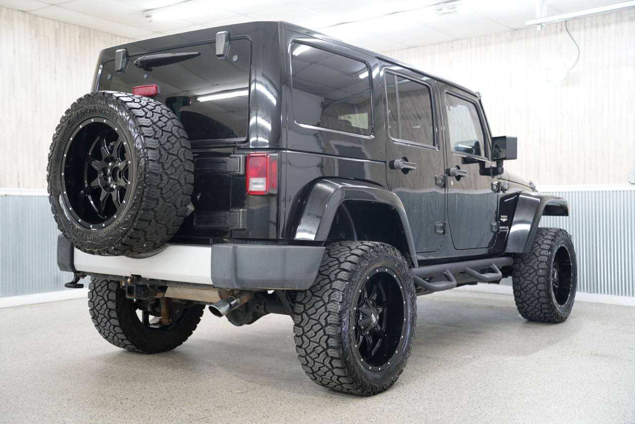 Jeep Wrangler Unlimited 4WD 4dr Sahara 2012