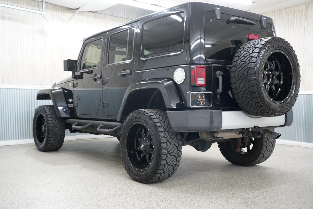 Jeep Wrangler Unlimited 4WD 4dr Sahara 2012