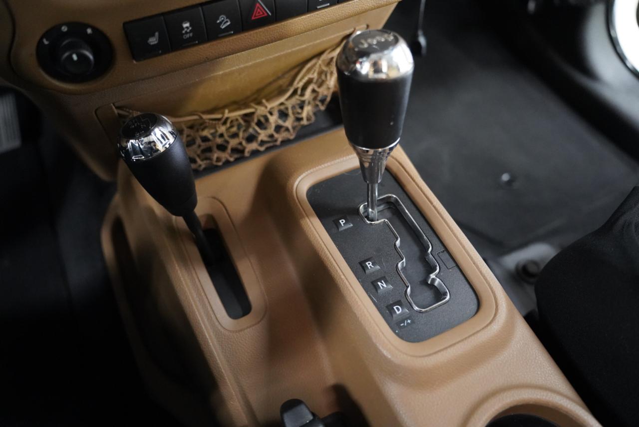 Jeep Wrangler Unlimited 4WD 4dr Sahara 2012