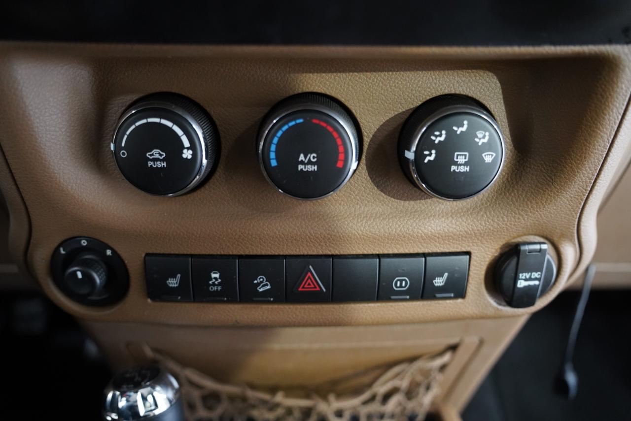 Jeep Wrangler Unlimited 4WD 4dr Sahara 2012