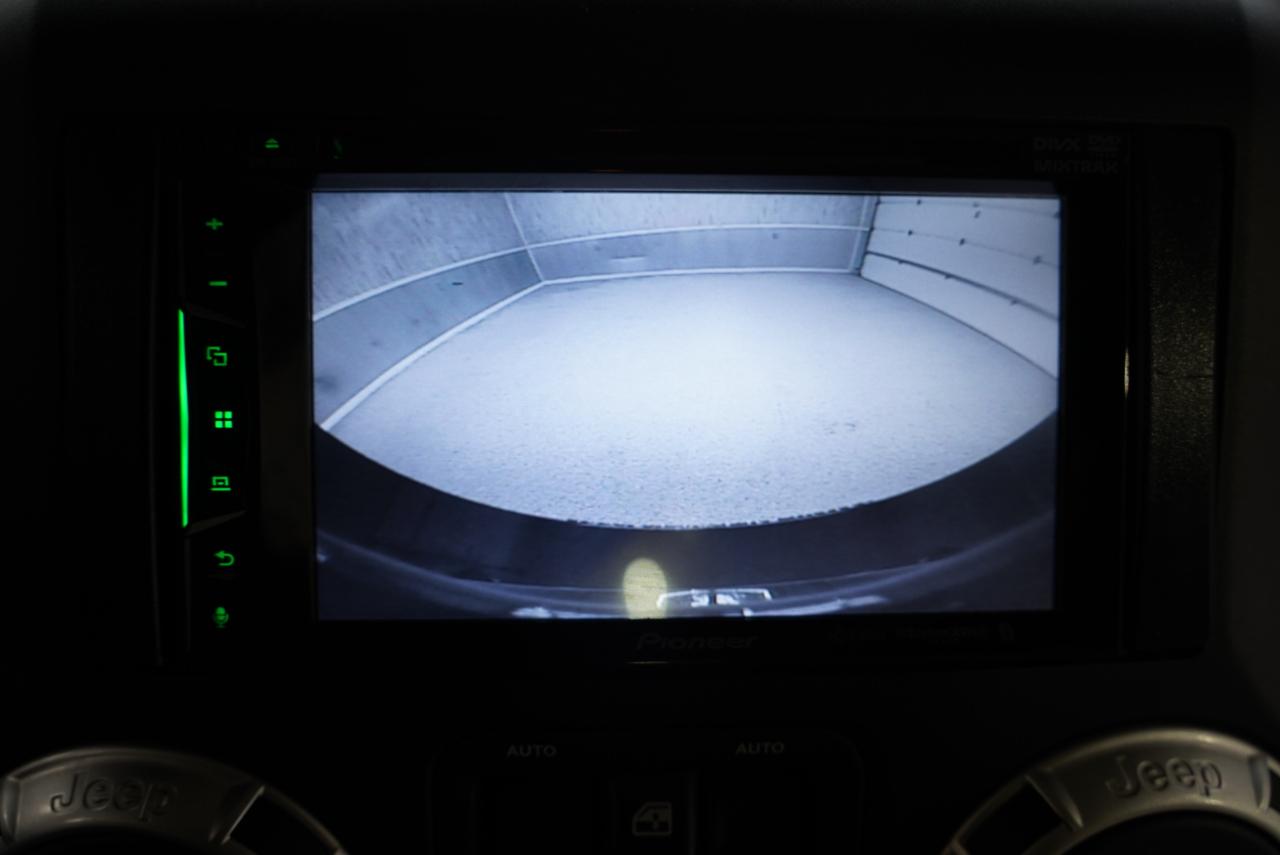 Jeep Wrangler Unlimited 4WD 4dr Sahara 2012