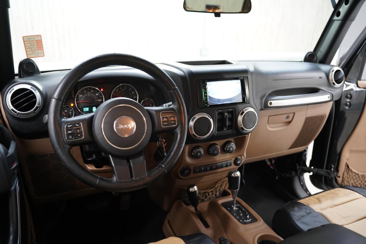 Jeep Wrangler Unlimited 4WD 4dr Sahara 2012