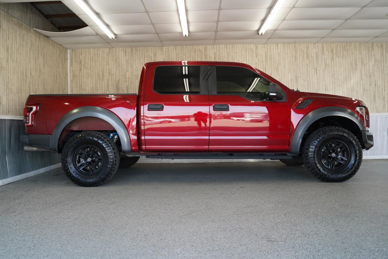 Ford F-150 Raptor 4WD SuperCrew 5.5' Box 2017