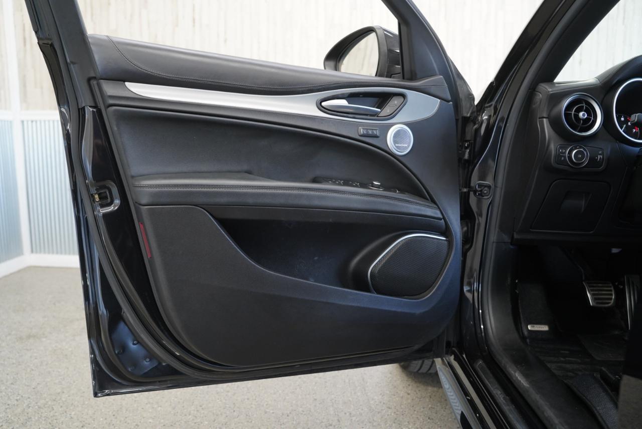 Alfa Romeo Stelvio Ti Sport AWD 2021