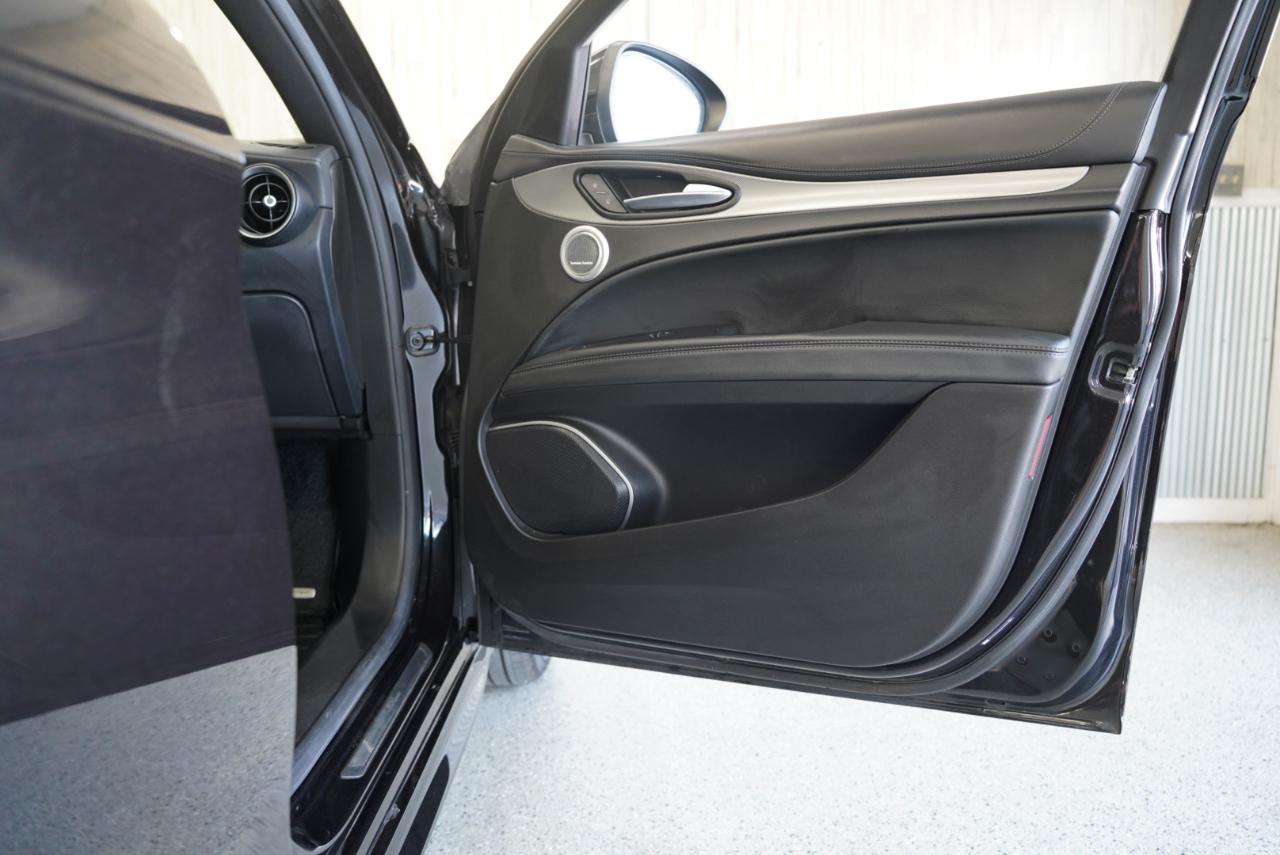 Alfa Romeo Stelvio Ti Sport AWD 2021