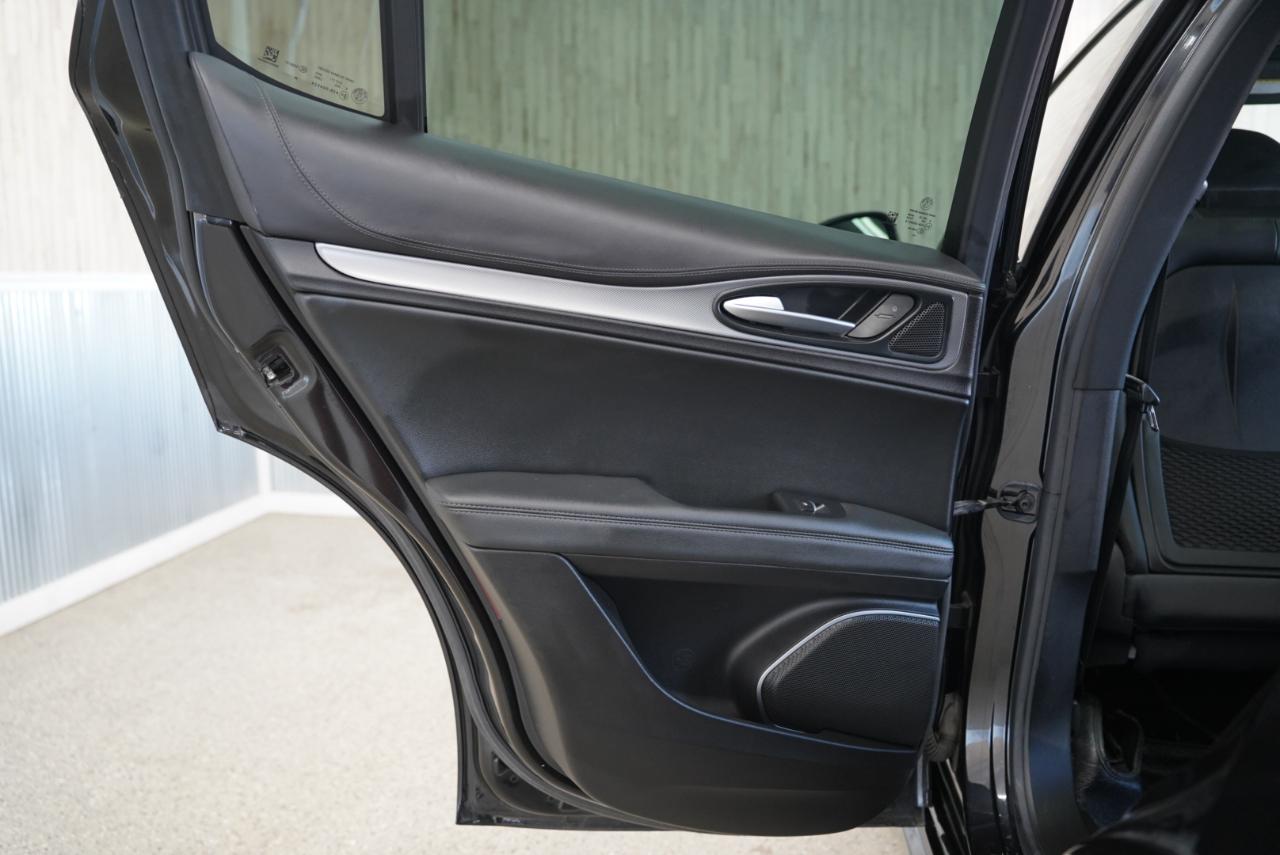 Alfa Romeo Stelvio Ti Sport AWD 2021