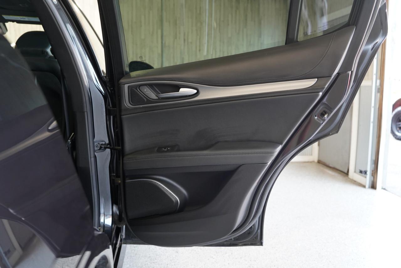 Alfa Romeo Stelvio Ti Sport AWD 2021