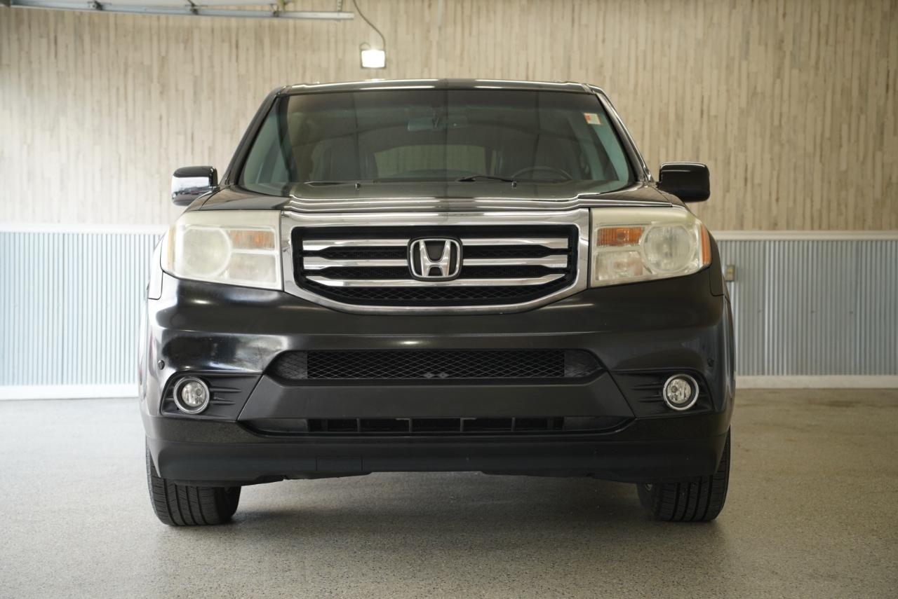 Honda Pilot 2WD 4dr Touring w/RES & Navi 2012