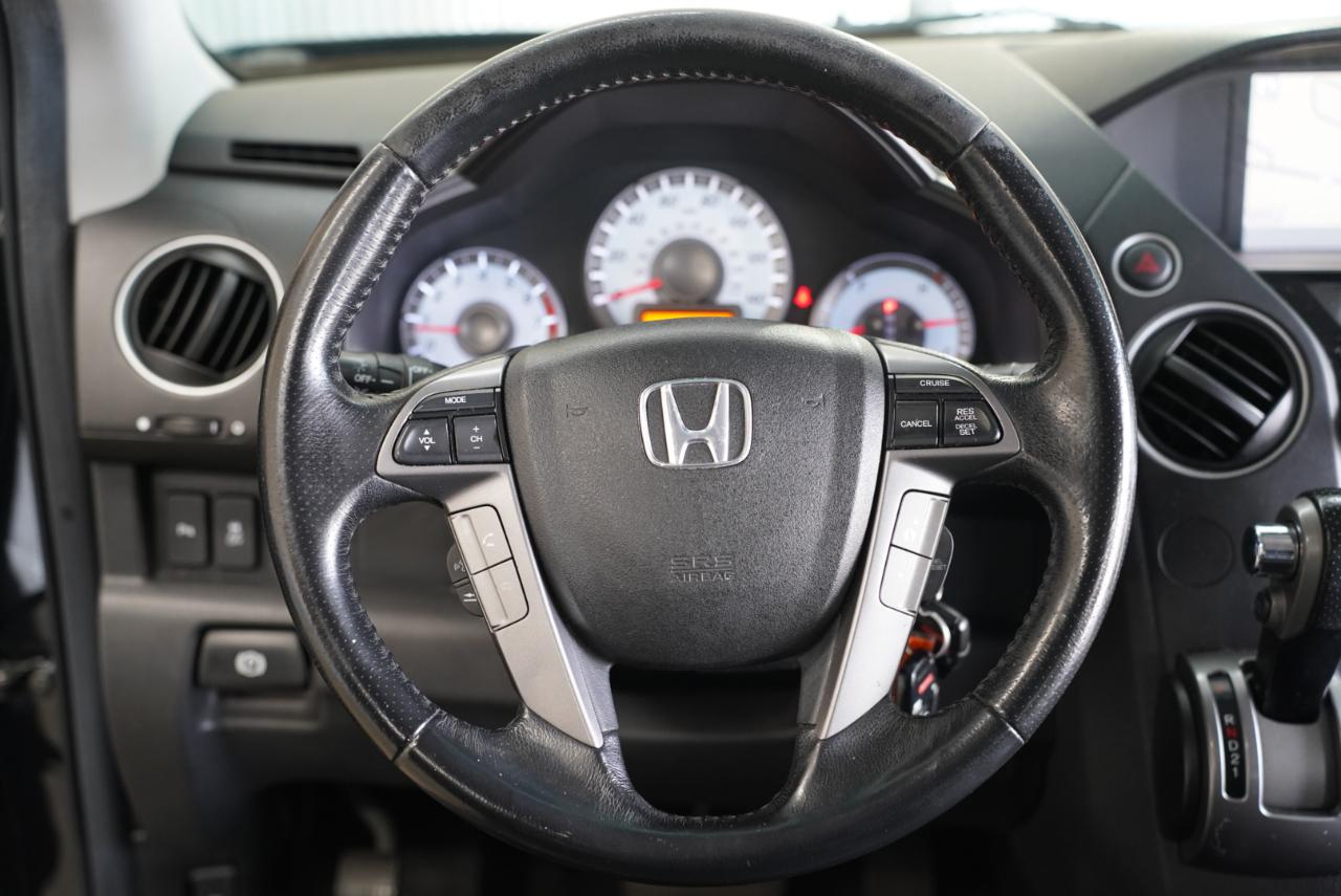 Honda Pilot 2WD 4dr Touring w/RES & Navi 2012