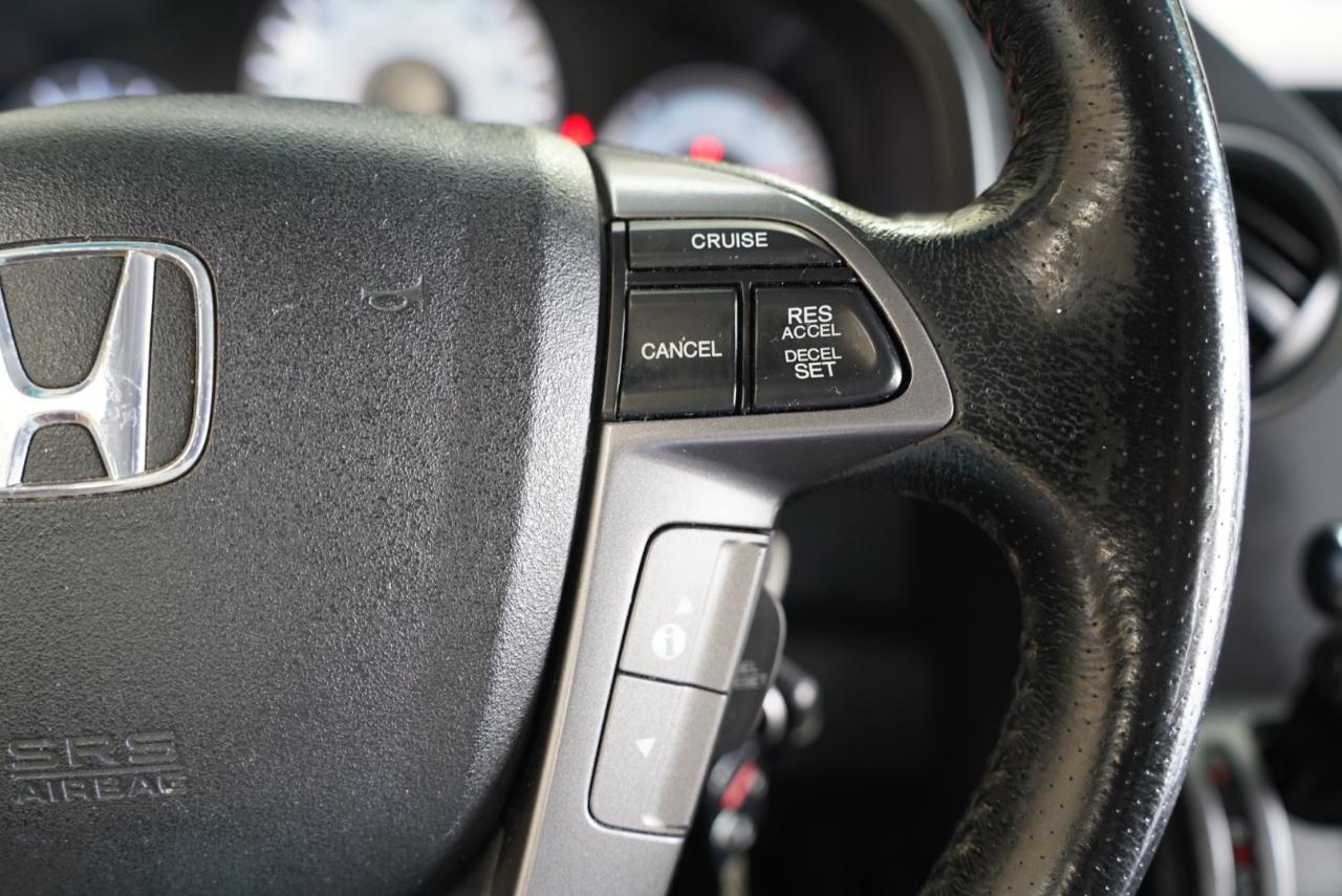 Honda Pilot 2WD 4dr Touring w/RES & Navi 2012