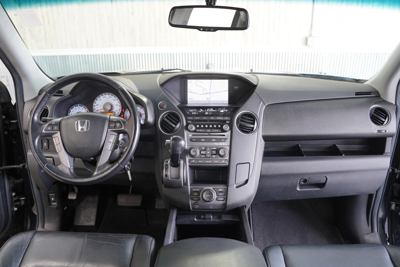 Honda Pilot 2WD 4dr Touring w/RES & Navi 2012