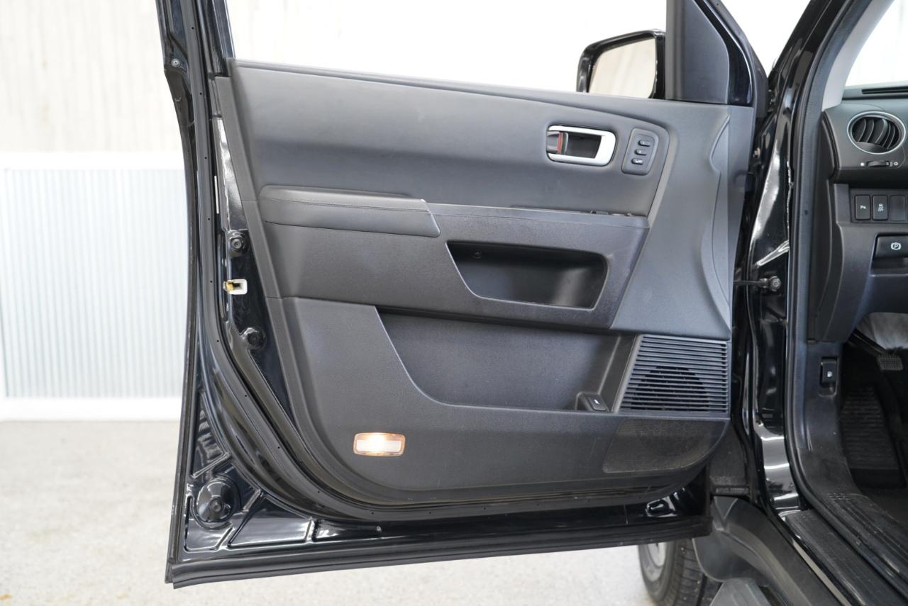 Honda Pilot 2WD 4dr Touring w/RES & Navi 2012