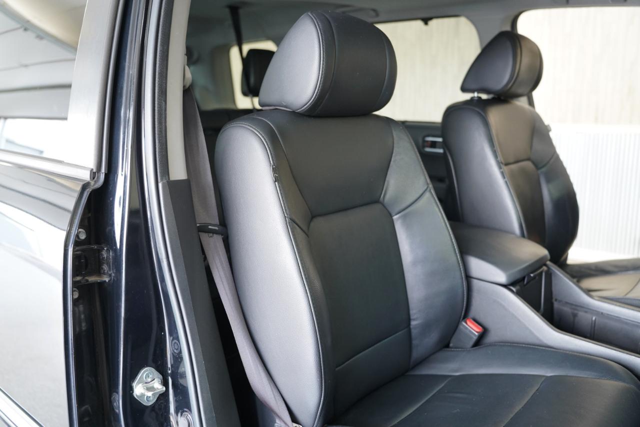 Honda Pilot 2WD 4dr Touring w/RES & Navi 2012