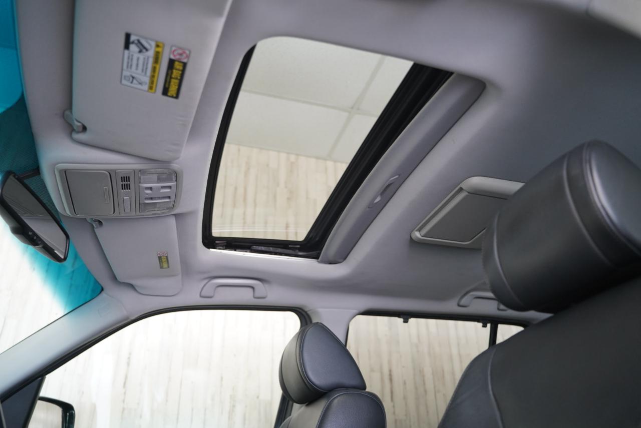 Honda Pilot 2WD 4dr Touring w/RES & Navi 2012