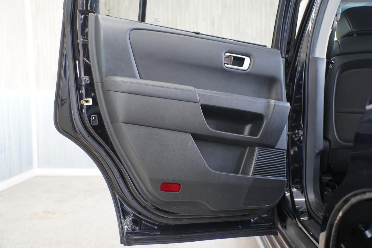 Honda Pilot 2WD 4dr Touring w/RES & Navi 2012