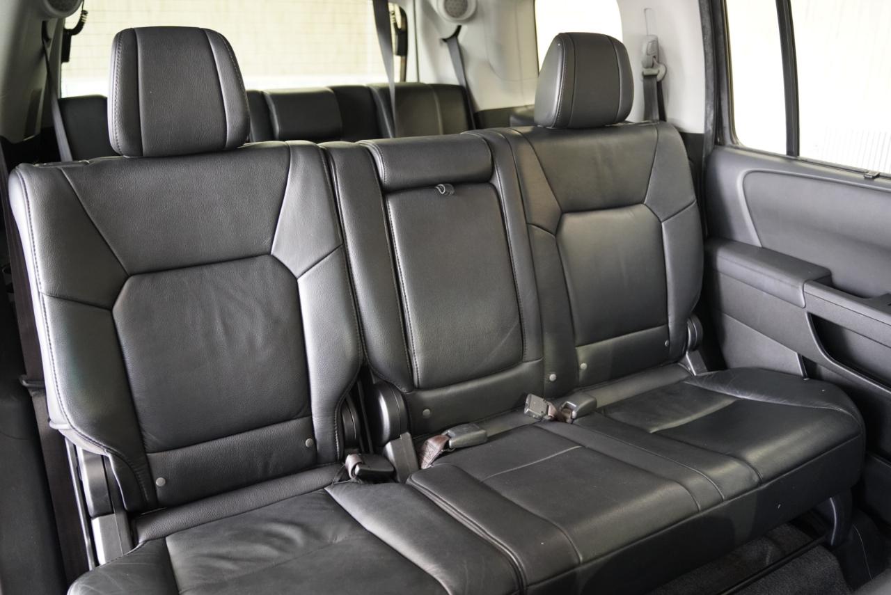 Honda Pilot 2WD 4dr Touring w/RES & Navi 2012