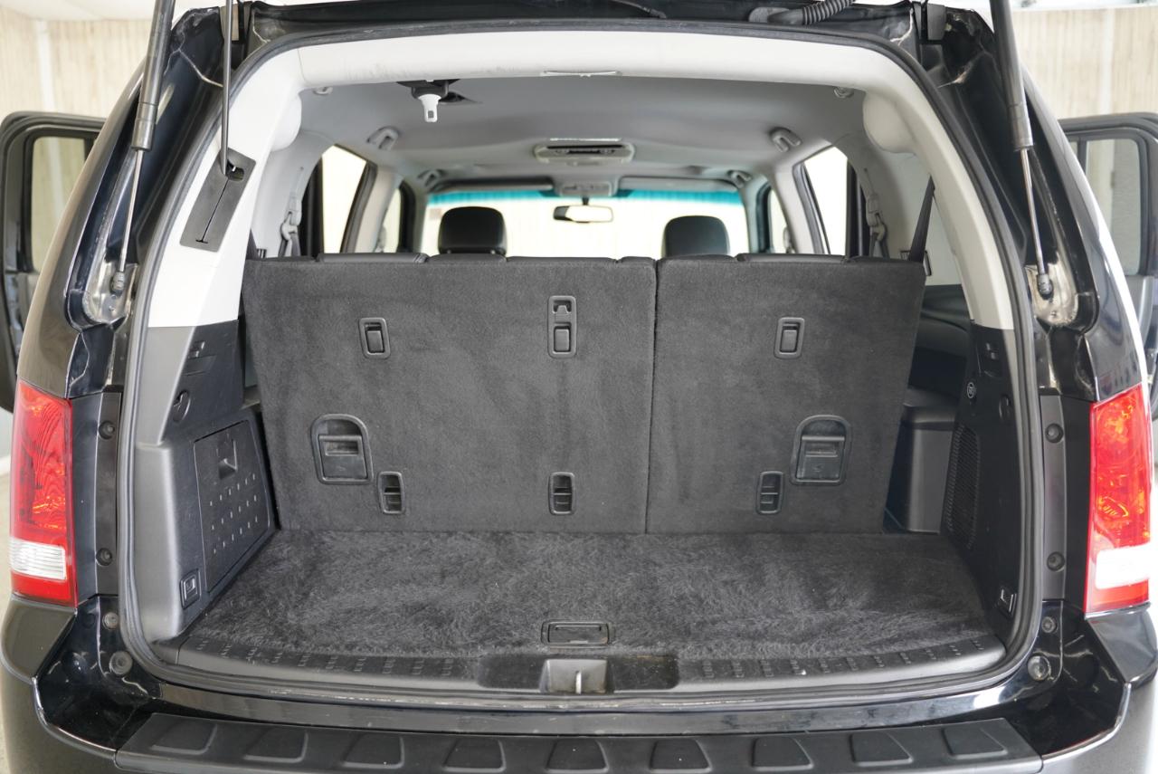 Honda Pilot 2WD 4dr Touring w/RES & Navi 2012