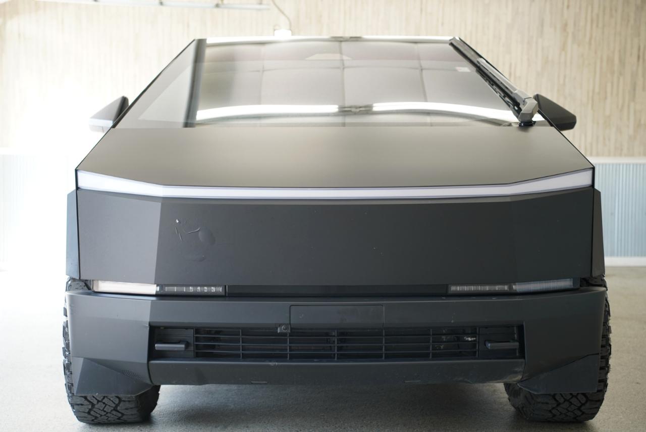 Tesla Cybertruck AWD 2024