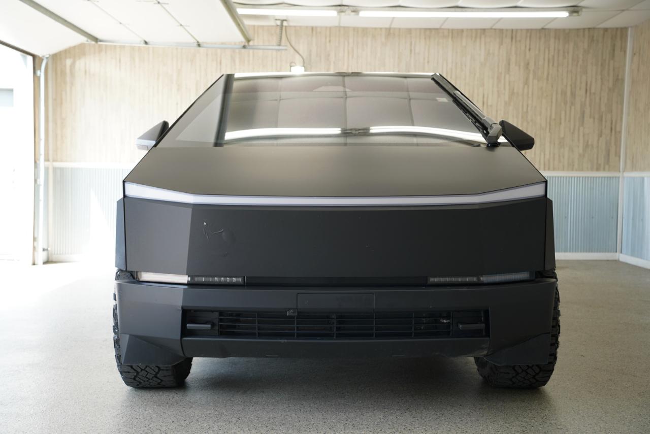 Tesla Cybertruck AWD 2024