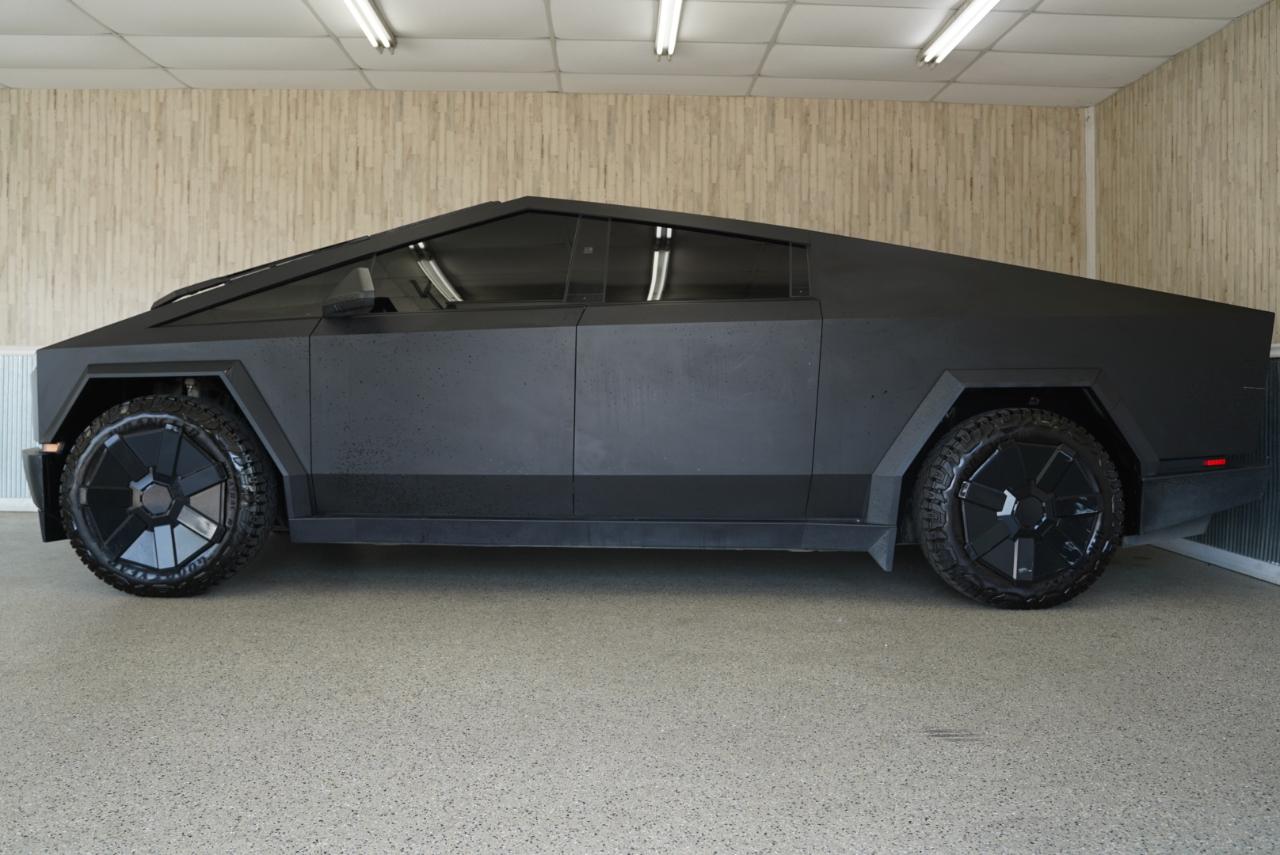 Tesla Cybertruck AWD 2024